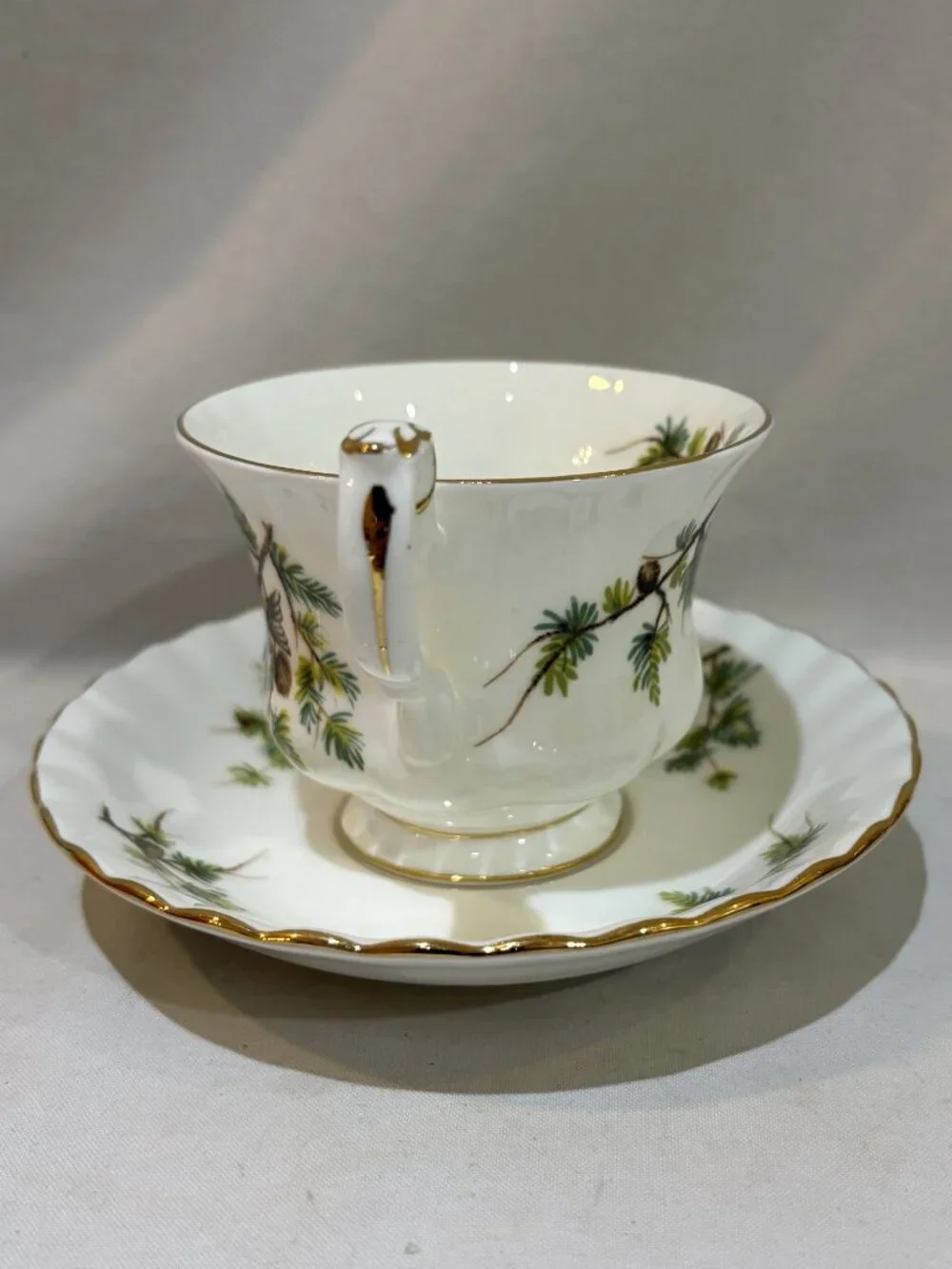 Royal Albert England Bone China Woodland Series Goldfinch Teacup Saucer Set